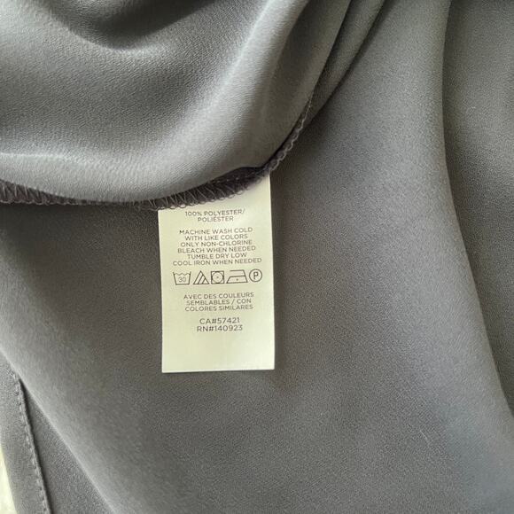 LOFT Outlet V-Neck Tulip Sleeve Blouse Button Detail Grey XS NWT - Picture 7 of 7